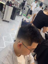 -秦·专注剪发