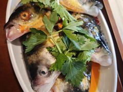 -忘情水鱼头·鲜鱼火锅(滨江中路店)