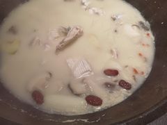 -咕嘟草帽鱼·牛奶一样的鲜鱼汤(天鹅湖万达广场店)