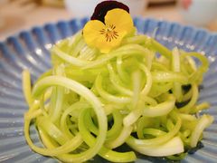 炝拌鲍芹-金海华·悦食东方(苏州中心商场店)