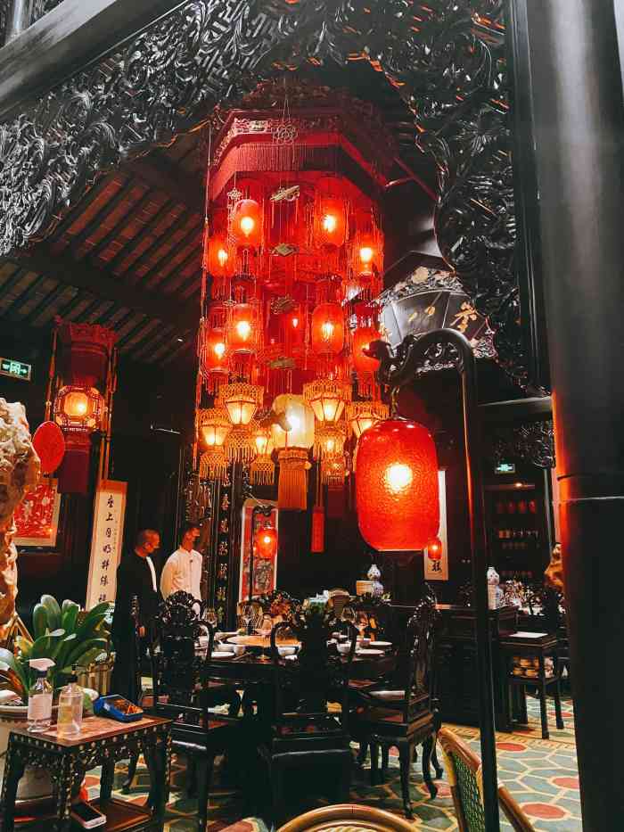 誉八仙茶室酒楼(新天地店)-"走进门之后好像进入了另一个次元,灯光