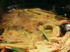 -霄汉牛三鲜湖北砂锅菜(万松园2店)