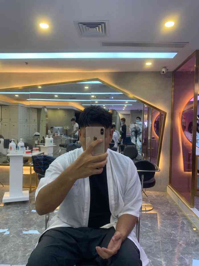 那茉造型(国贸店)-"上个周日下午去做的头发 在大众上看了一溜.