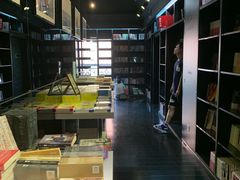 -钟书阁(松江泰晤士小镇店)