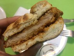 猪扒包-胜利茶餐室