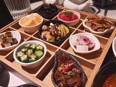 九宫格玲珑前菜-新仙清汤牛腩(铜锣湾店)