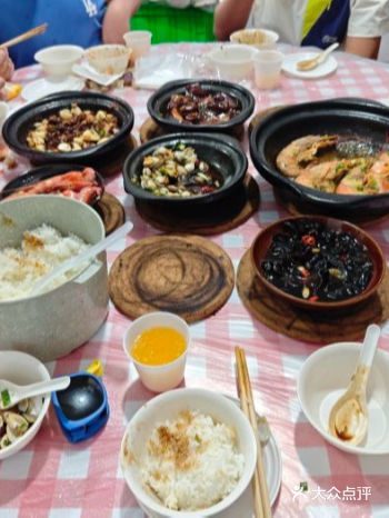 砂锅焗出来的海鲜鲜到骨子里