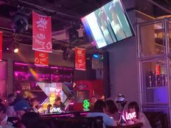 -UP嘻哈酒吧(粉巢店)