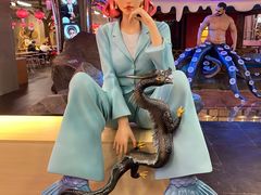-瑞虹新天地月亮湾