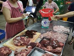 -标记美食新鲜猪杂(兴南大道店)