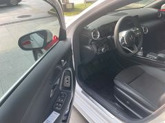 -上海星瀚奔驰4S店(红柳路店)