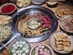 -城墙拐拐火锅(三峡广场黑金冠店)