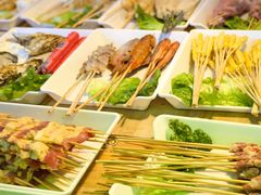 -山野的朋友露营炭火烤肉