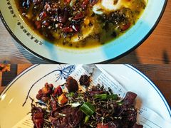-临界音乐酒馆·小龙虾·江湖菜(华熙LIVE·鱼洞店)