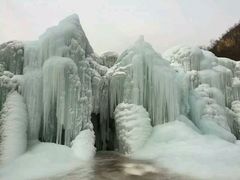 -大平台龙居瀑布旅游区