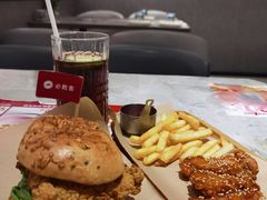 -必胜客(华邦银泰店)