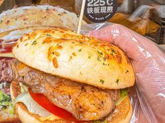 -必胜客(WOW中心城店)