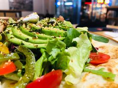 照烧鸡肉配牛油果拉法沙拉-HELLO 27 意面·沙拉·帕尼尼