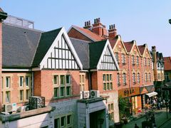 -钟书阁(松江泰晤士小镇店)