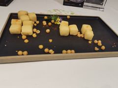 黄金脆豆腐-白天鹅宾馆-玉堂春暖餐厅
