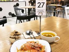 大堂-HELLO 27 意面·沙拉·帕尼尼