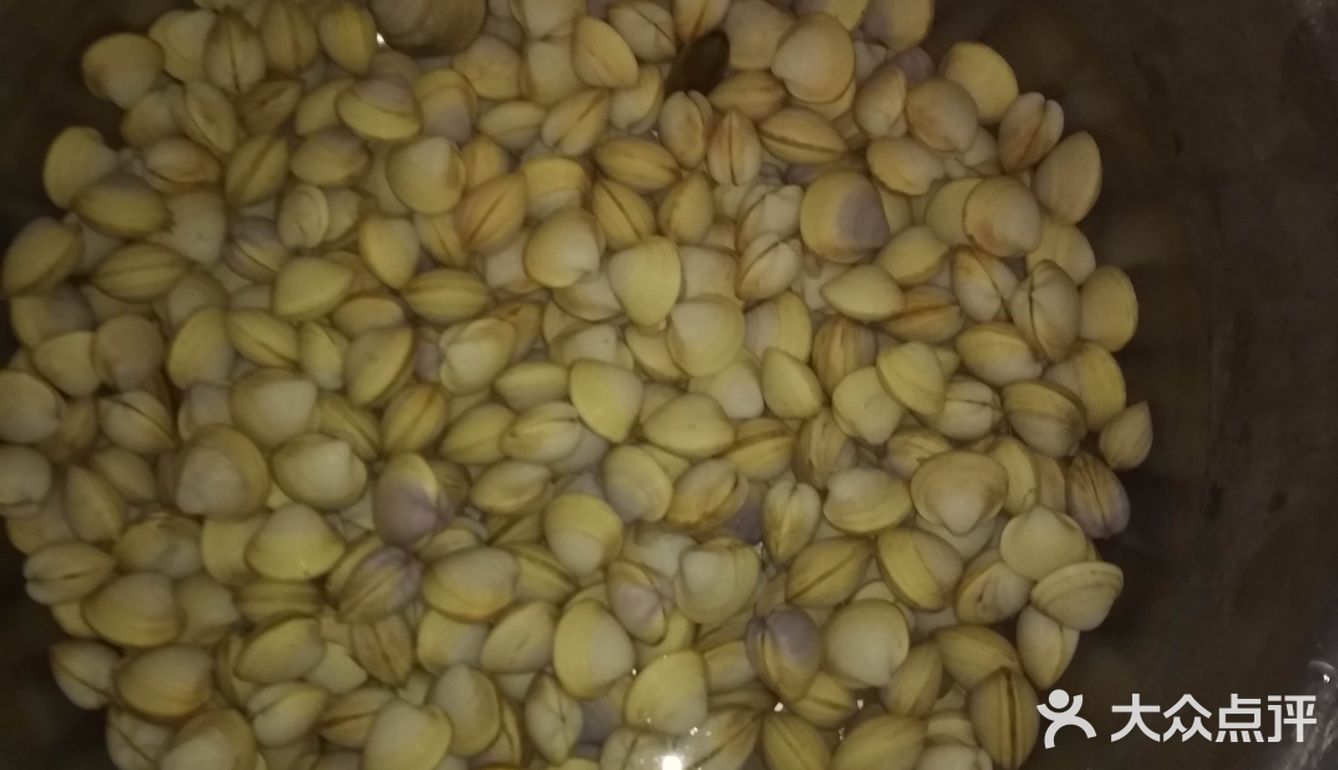 大人10元往返，小孩不要钱。我们自己走去的