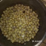 大人10元往返，小孩不要钱。我们自己走去的