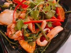 -Lanterns Vietnamese Restaurant