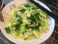 蒜蓉油菜-湖畔鲁菜·二十年老字号餐厅(大明湖店)