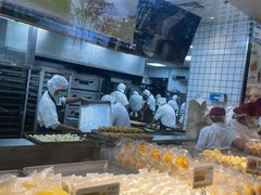 面包甜点陈列柜-鲍师傅糕点(江苏路店)