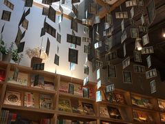 -猫的天空之城概念书店(杭州南宋御街店)