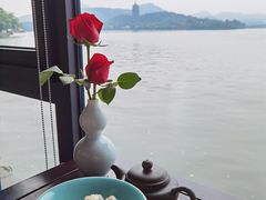 龙井虾仁-柳莺湖上·湖景餐厅·江南菜(西湖店)