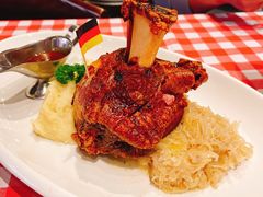 -1886德国汽车餐厅(外滩十六铺码头店)