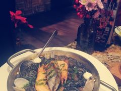传统西班牙墨鱼汁海鲜饭-BROWNSTONE布朗石西班牙餐厅(深圳湾店)