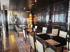 -唐拉雅秀酒店-西锦汇空中BBQ·思创餐厅