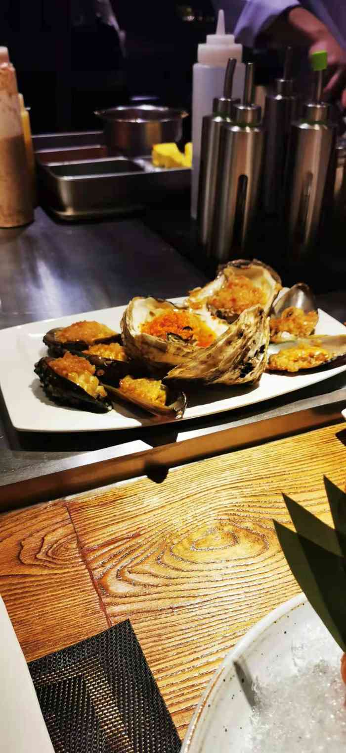 青石牛铁板烧(怡海花园店)-"他:我单位边上开了一家日料店,味道好,服.