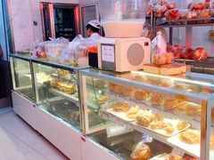 面包甜点陈列柜-白玉兰食品(汇联商厦店)