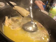 -鲜入围煮花胶鸡海鲜火锅