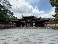 -峨眉山报国寺