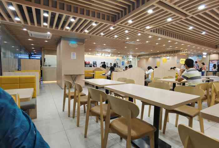 大家乐(关闸信达店)-"(地点)这个店在关闸大楼附近,出来,隔条.