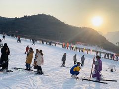 -济南卧虎山滑雪场