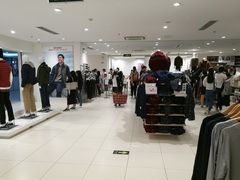 店内环境-优衣库(厦门SM广场店)
