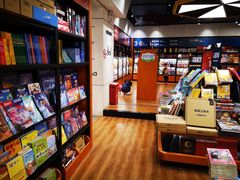 -西西弗书店&矢量咖啡(凯德晶萃广场店)