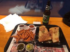 -The Habit Burger Grill 哈比特汉堡(复兴soho店)