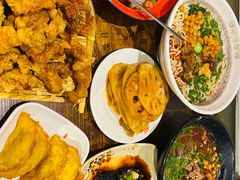 -爆炸头阿姨小四川正宗川味小吃(无任何分店)