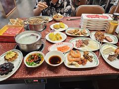 -四囍码头海鲜烧烤自助火锅(外滩南京东路悦荟广场店)