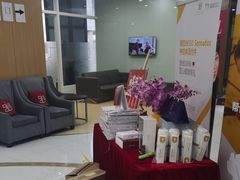 -雅悦齿科(顾村公园店)