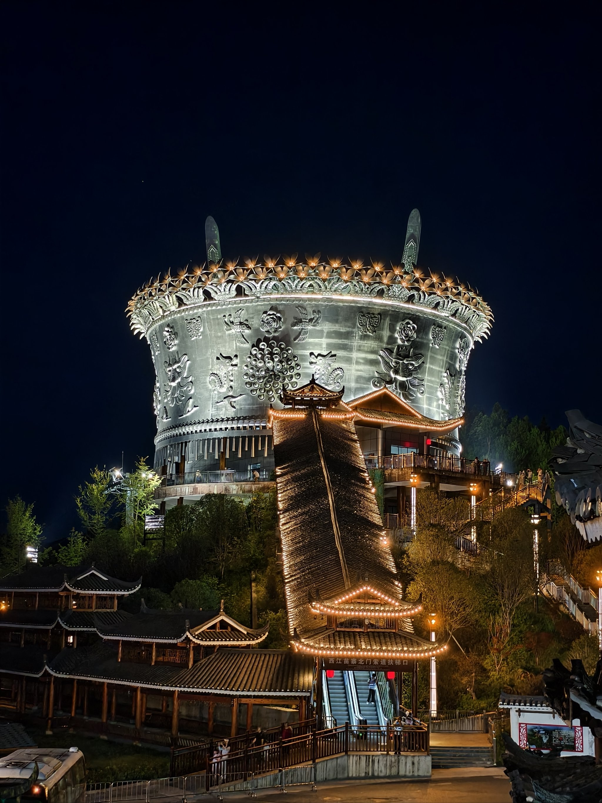 凯里西江千户苗寨夜景图片