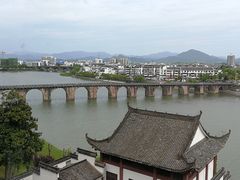 -披云山庄