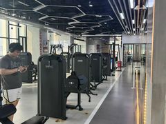 -跃动游泳健身俱乐部(新华传媒店)
